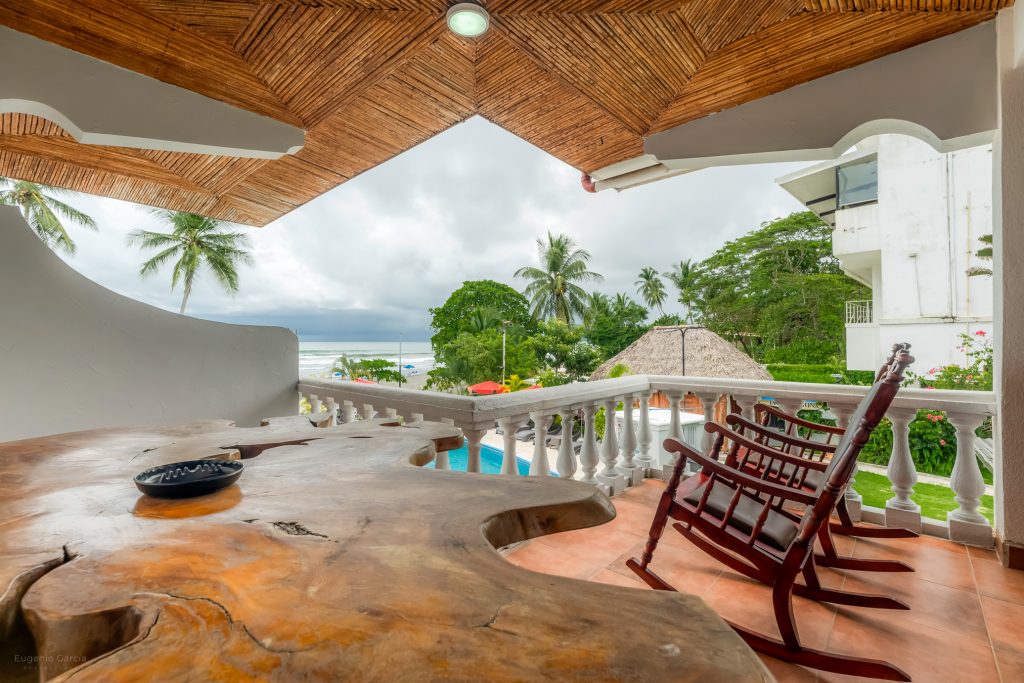 hotel frente al mar Jacó